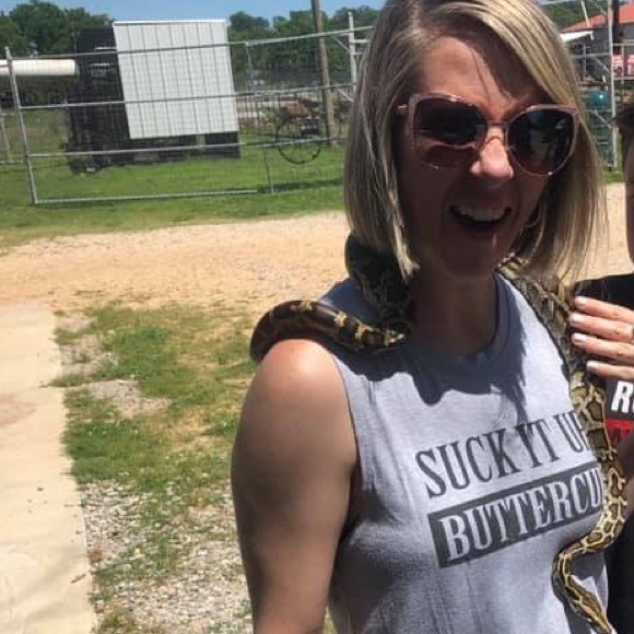 Meet your Posher, Jennifer - Picture 1 of 1